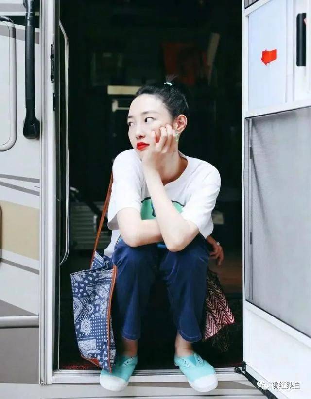 彗星 《我们的婚姻》大结局：沈彗星的穿搭，注定不是富太太