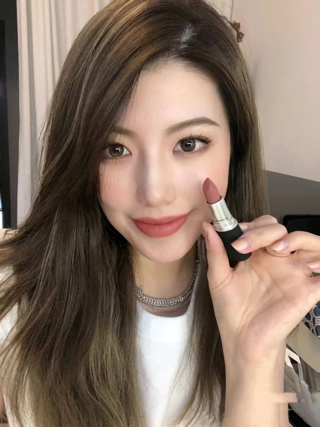 唇膏什么口红不沾杯？避免口红沾杯有哪些小技巧？一起来看吧