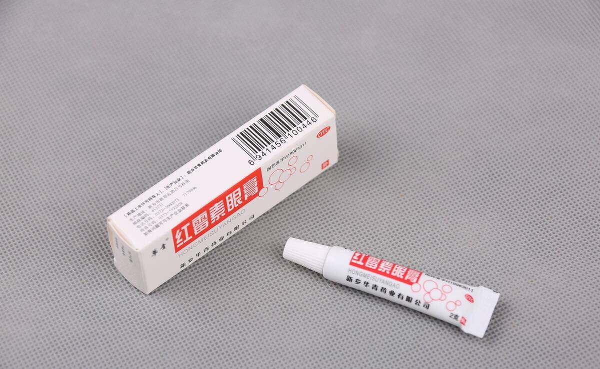 软膏1块钱的红霉素软膏被称为“淡斑专家”?医生告诉您答案