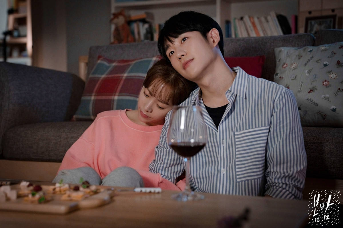 俞承豪|《二十五》南柱赫吻戏惹争议!没剧本运韩星,丁海寅、金南佶主演运都崩了