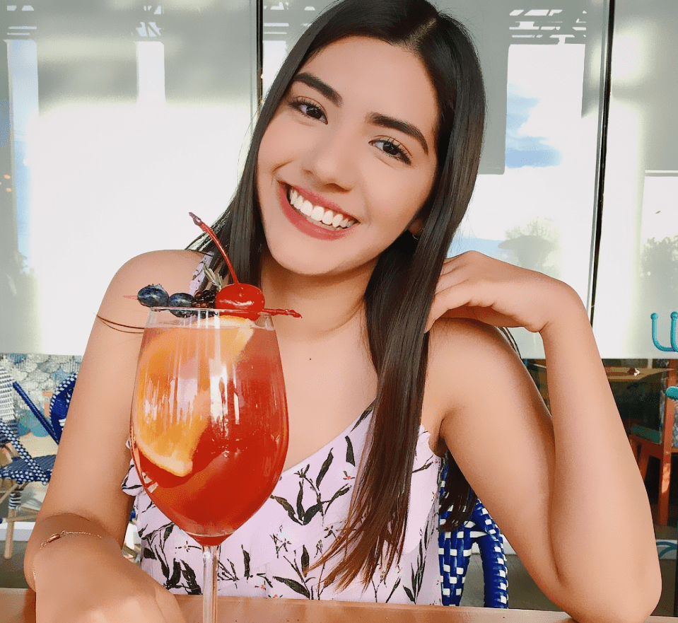 墨西哥少女中的"萝莉风"多元素裙类穿搭遮肉显高挑_女人_风格_苏梅尔