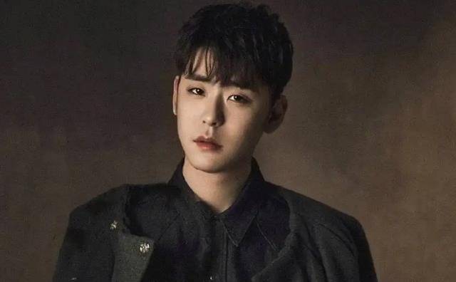 张云雷意外坠楼后,替郭德纲出征西安,一战成名被封"平西王"_李欧_苗阜