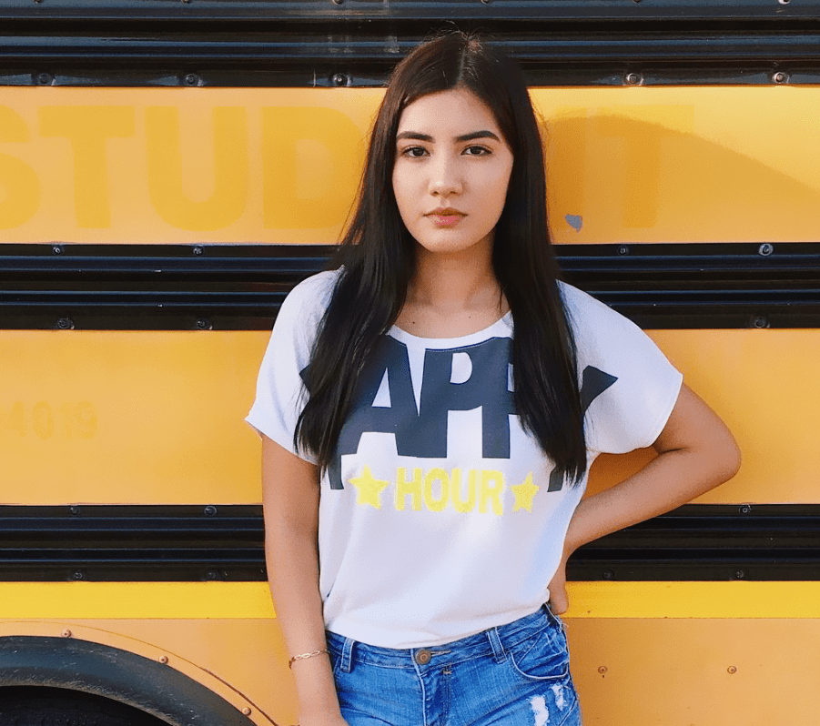 原创墨西哥少女中的萝莉风多元素裙类穿搭遮肉显高挑