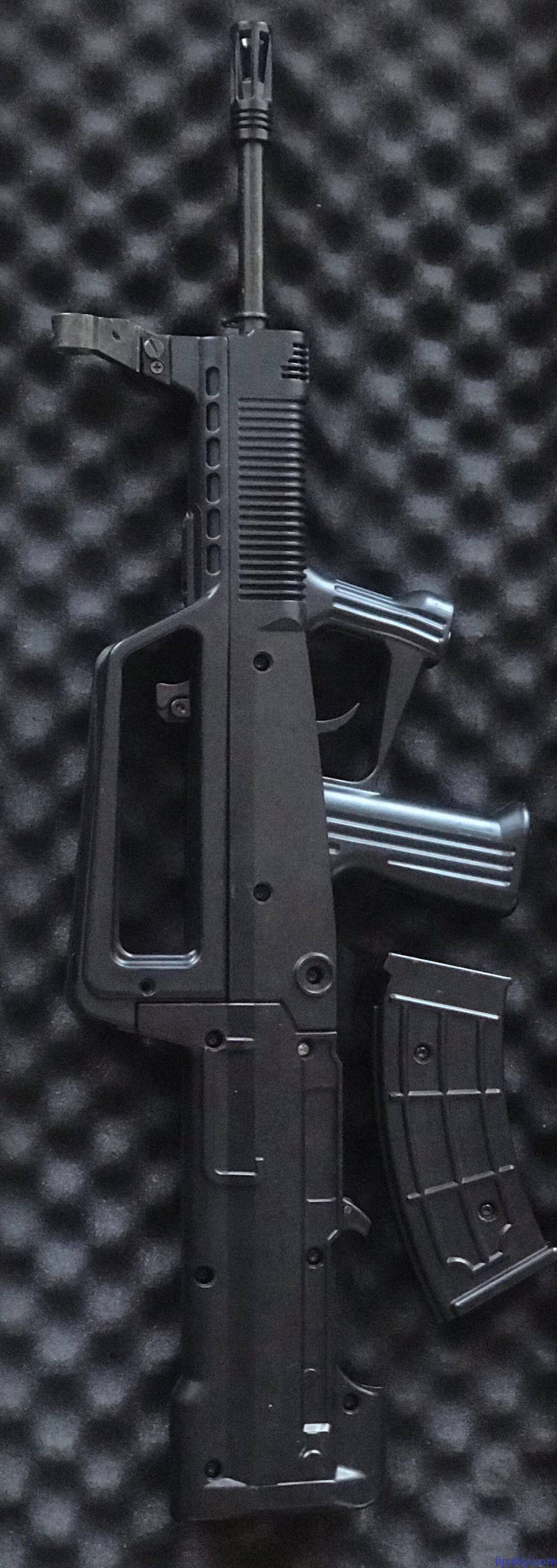 1:1自动95式步枪(弹夹可拆卸)1:1自动92式手枪(弹夹可拆卸)