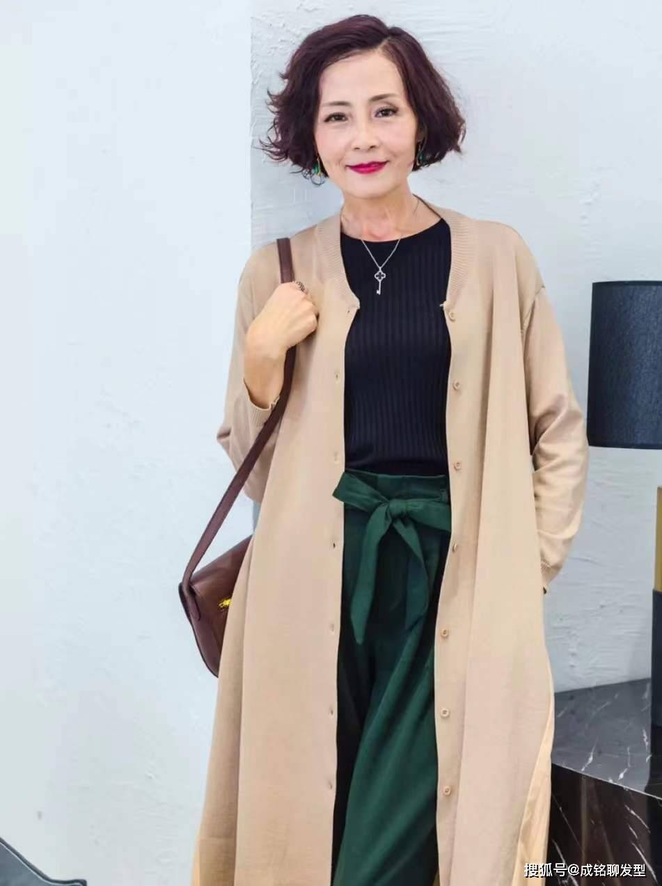 颜色 简约才是王道，教你用日常单品搭出温柔范，50岁+也能满满时尚感