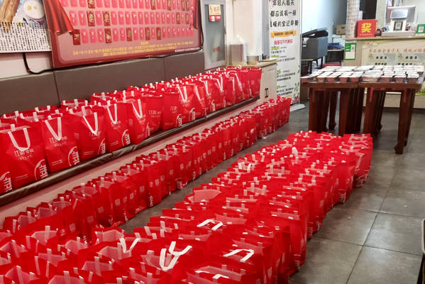 因为|营口“油条哥”江佳宝 “抗疫”爱心暖滨城