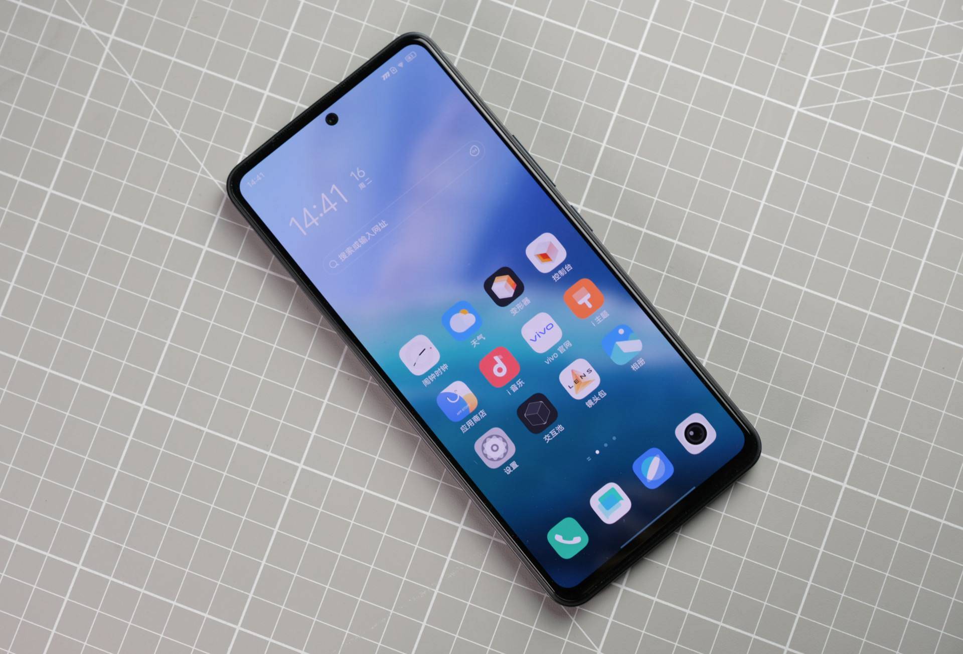 vivo超大屏旗舰即将登场7英寸2ke5大屏全焦段四摄辨识度拉满