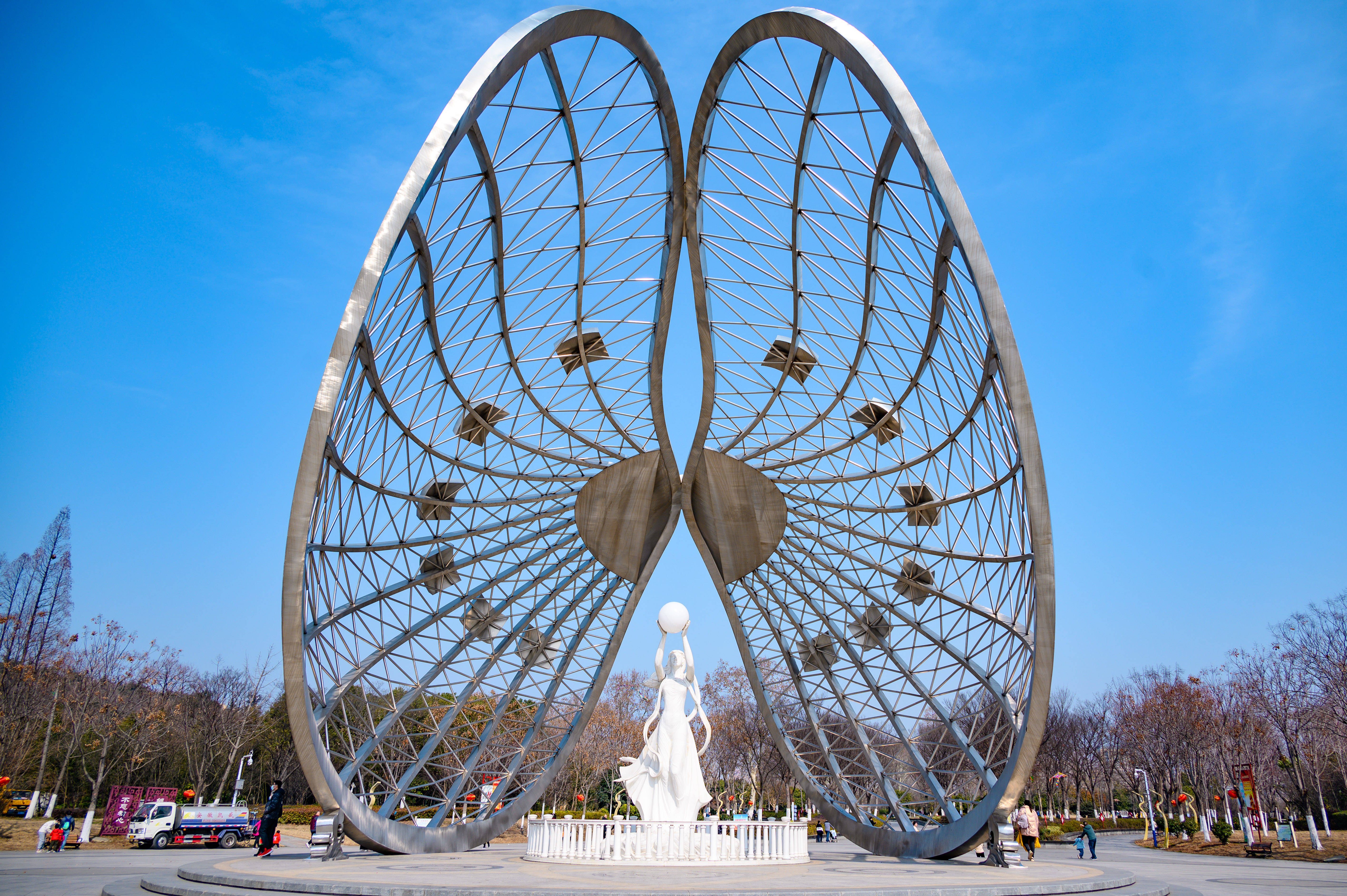原创安徽蚌埠这座免费公园是春游好去处雕塑被称仙女棒