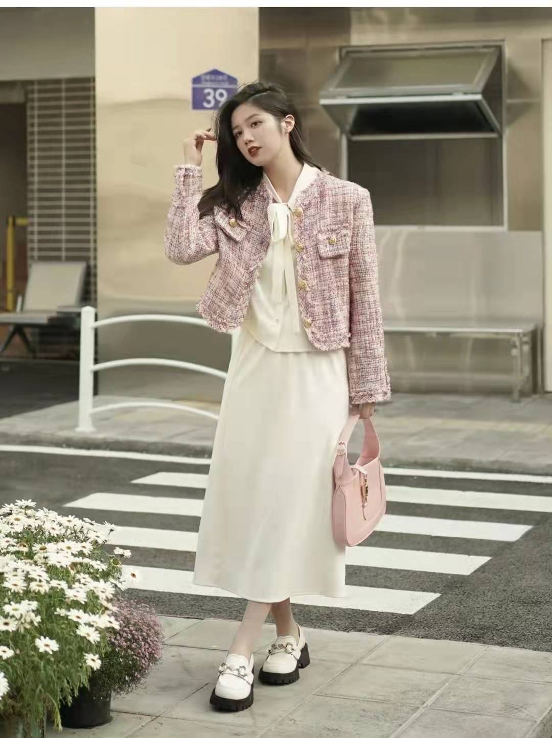 小香风外套配什么裤子裙子好看