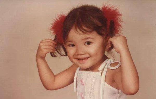 新歌|演唱会跪地痛哭,她不该唱情歌?