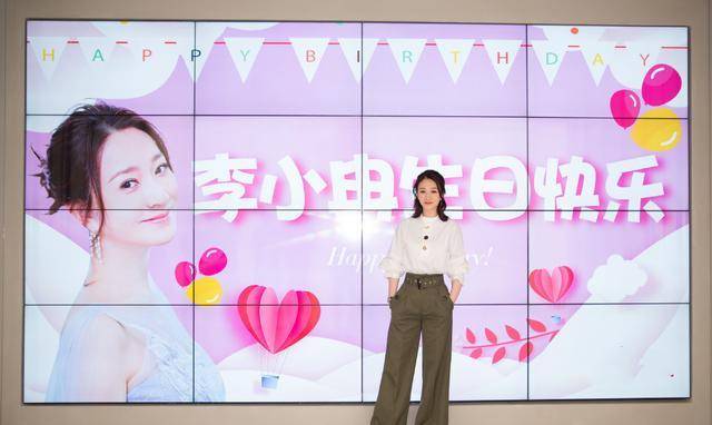 身材 李小冉终于换掉古板短发造型，梳起灯笼辫穿半身裙，美得焕然一新