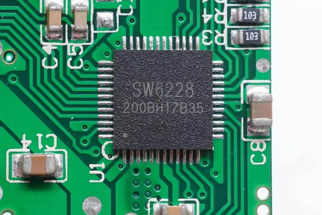 原创智融sw6228芯片大批量出货获hiper30000mah快充移动电源采用