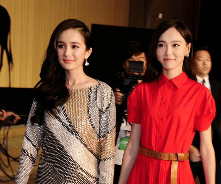 脸部明星整牙后遗症：杨幂脸部松弛，王嘉尔颧骨外扩，宋祖儿法令纹深！！