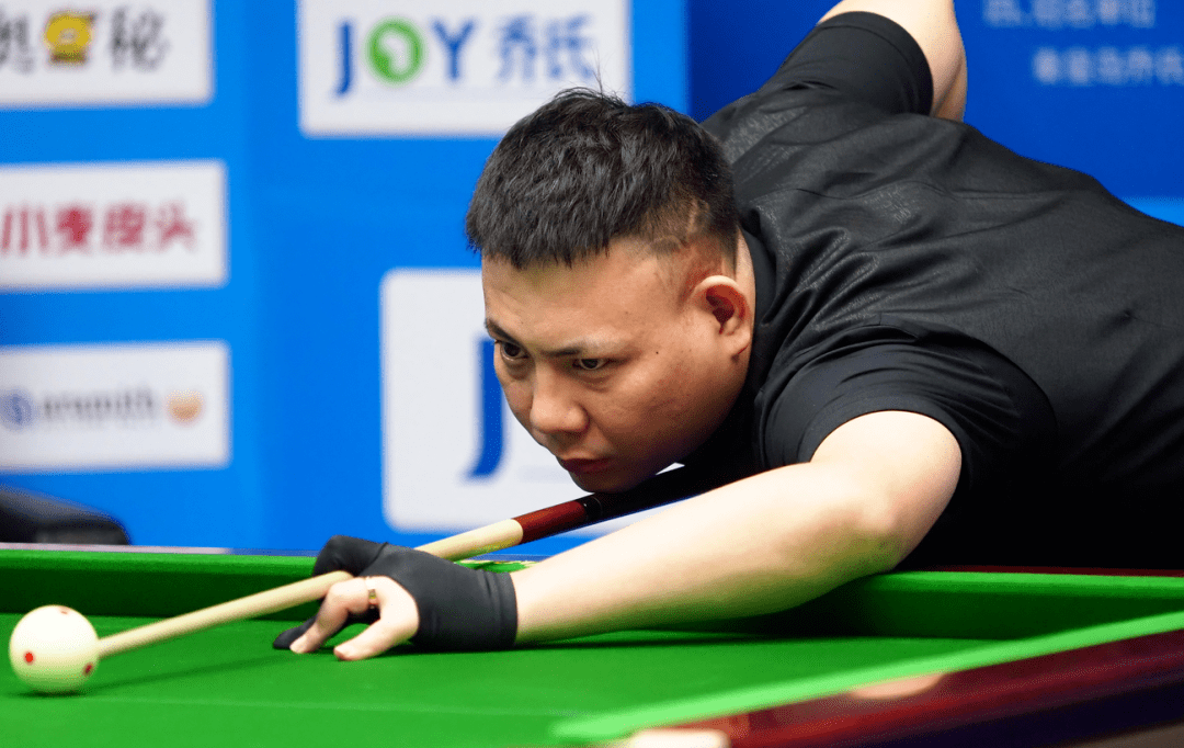 下午的比赛中,郑宇伯对阵田丰.