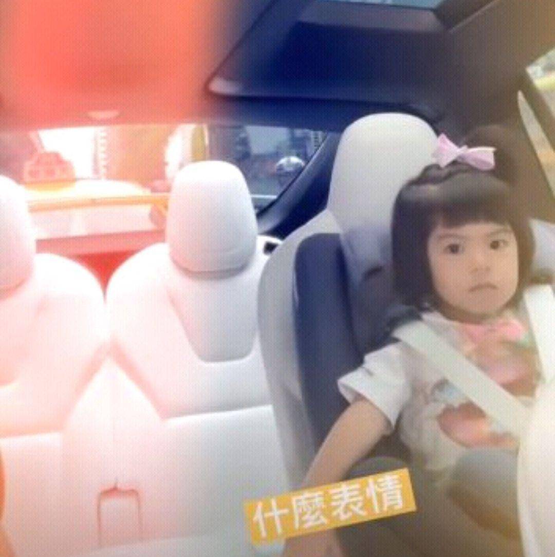 什么|修杰楷拍下两个宝贝女儿视频，Bo妞“跟屁虫”模仿咘咘萌化网友