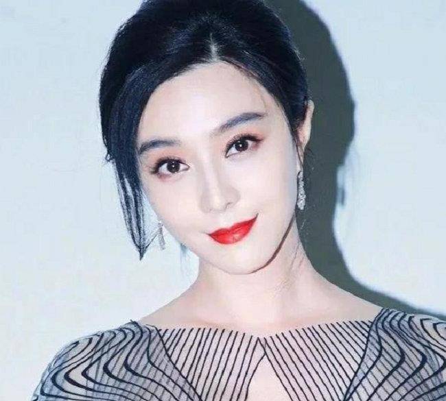 下巴女生常见的7种脸型，这两种脸型的女人都很漂亮，特别是第3种
