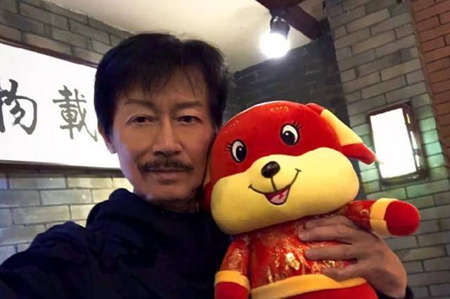 原创68岁老戏骨陈勋奇近况面容苍老体形消瘦晚年痛失爱女很悲凉