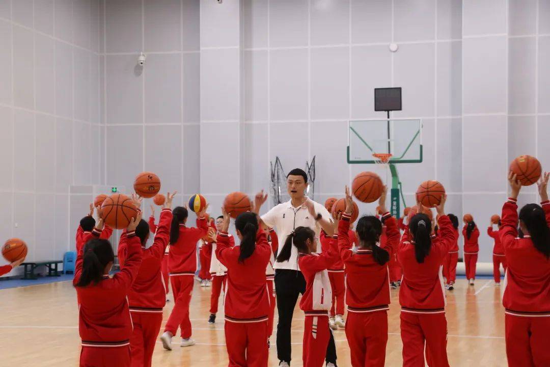 渝中区大坪小学教育集团开展体育与健康学科大教研活动