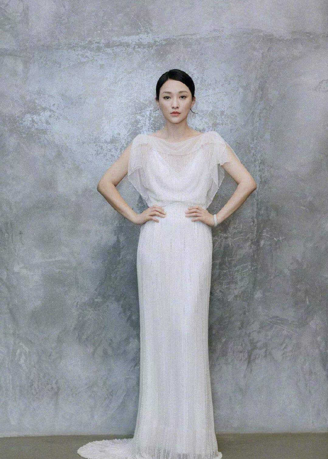 对比金鸡奖女星未修图曝光！周迅身材判若两人，宋祖儿肤色差异大
