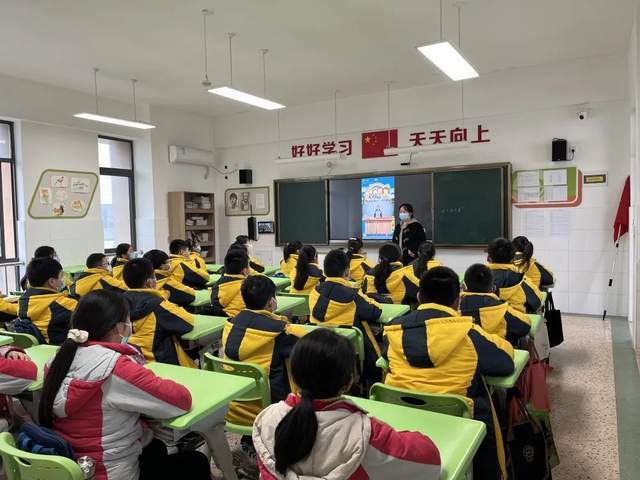 鹽城市東進路小學開展疫情防控應急處置演練