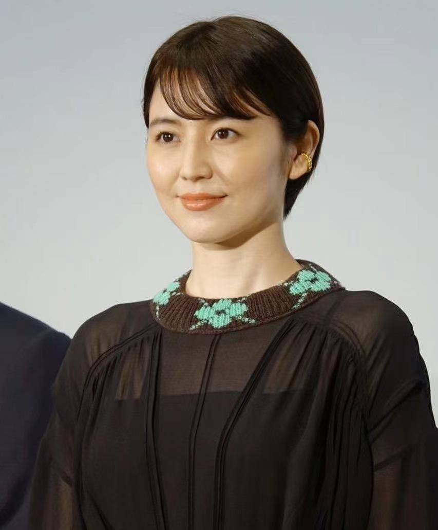 显得还记得日本女神长泽雅美吗？近照老成像50岁的人，你敢信吗？