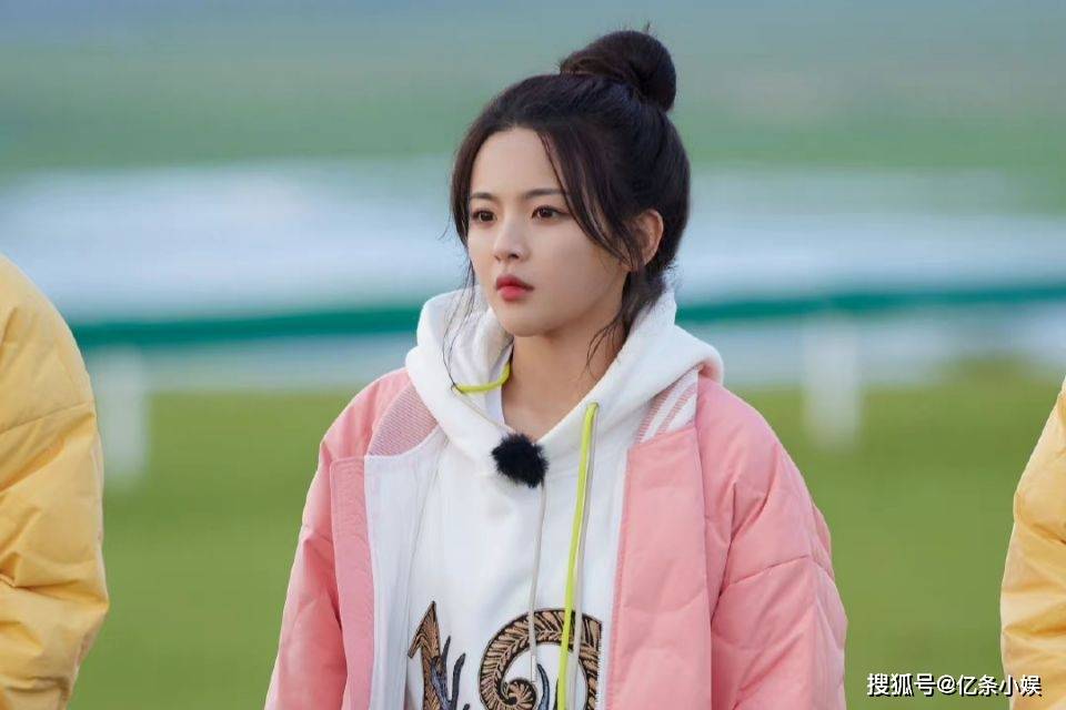 第五季|《极挑8》即将来临，继迪丽热巴之后，杨超越成第二位常驻女嘉宾