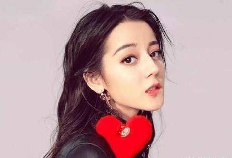 因为警惕：改善这四个“坏习惯”，否则唇部起皮干裂，你是否中招了？