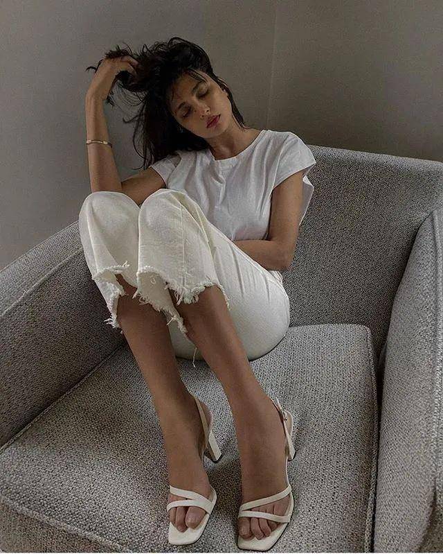 黑色人人都有的T,还可以怎么不一样?