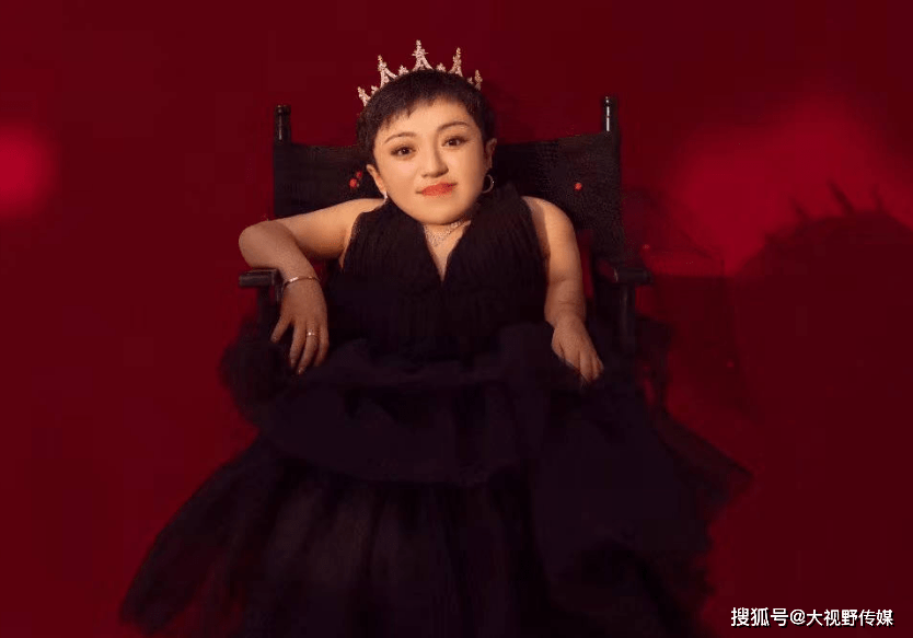 “袖珍女孩”李喜梅：嫁1米8老公，没钱后被抛弃，今成公司总裁