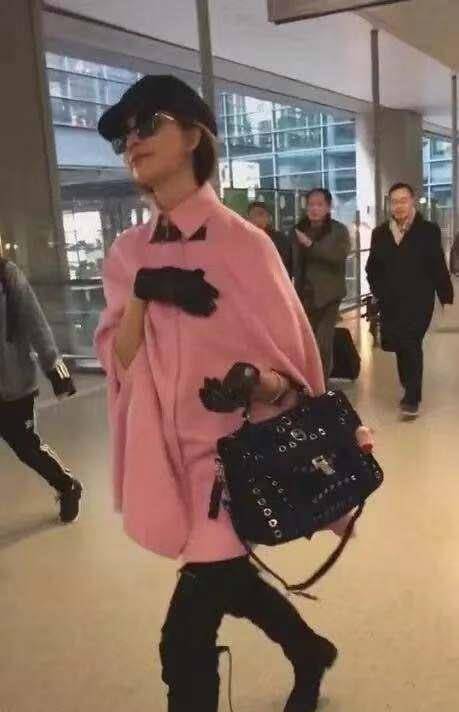 女神林志玲生子后首晒照！47岁皮肤细腻如少女，模样大变头发却好凌乱