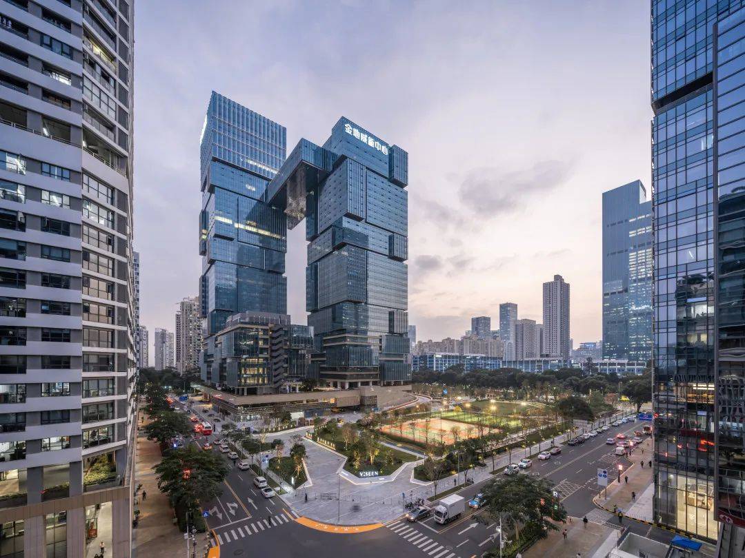 金地威新中心荣获2022年CTBUH全球奖最佳高层建筑奖（200-299米）_手机 