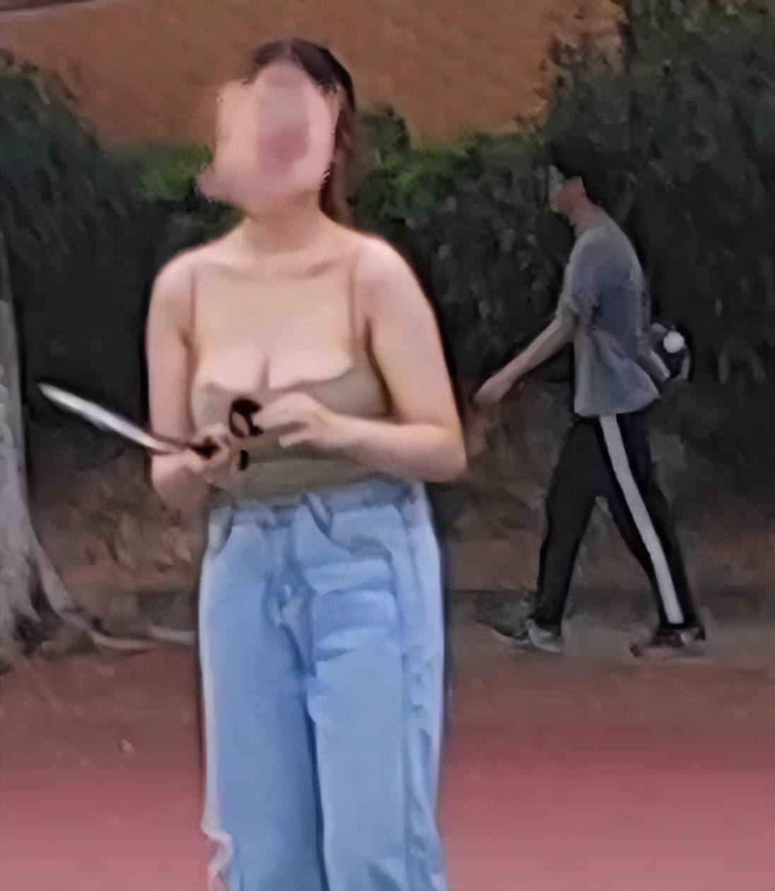 女大学生偷拍女同学，杜撰对方做不雅之事，当事人晒自拍驳斥谣言_手机搜狐网