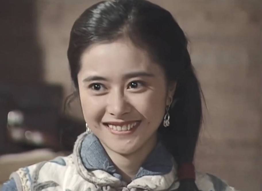 缺陷方脸、皮肤黑、有兔牙…缺陷多又如何？TVB女星一笑遮百丑！