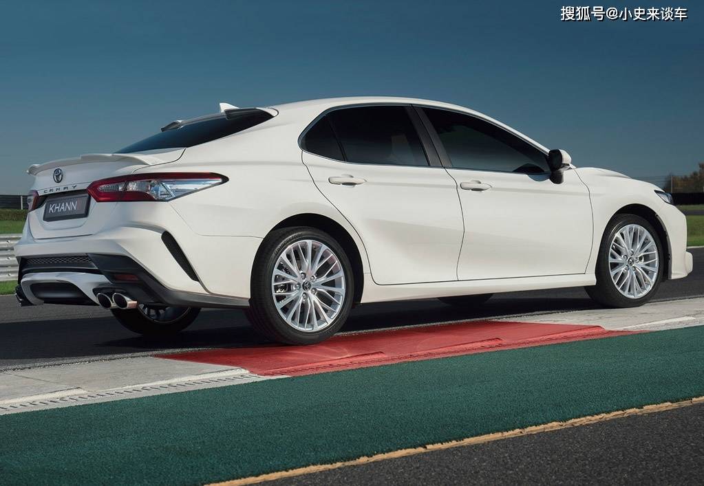 2022款丰田凯美瑞换代亮相15万搭载25引擎8at运动外观真酷