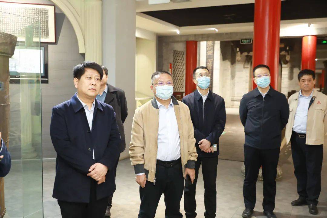 袁清茂与中国邮政集团山西省分公司党委书记总经理姚杰举行工作会谈