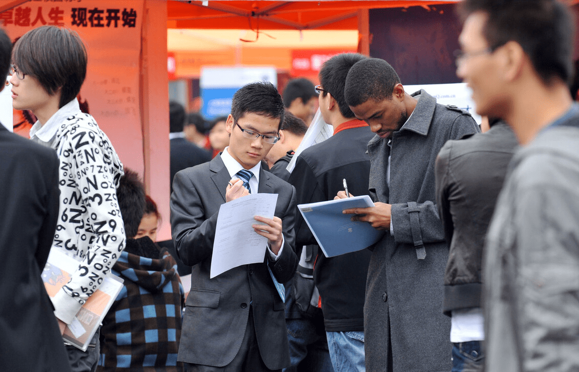 留学生社恐还想拿面试教你如何短期暴增内推人脉