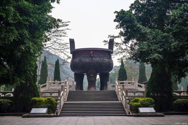 鼎湖峰简介图片