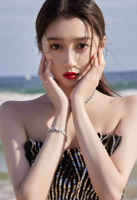 "背景成谜"关晓彤:郭德纲都得叫姑姑,如今却逐渐"腾化"_刘浩存_京圈