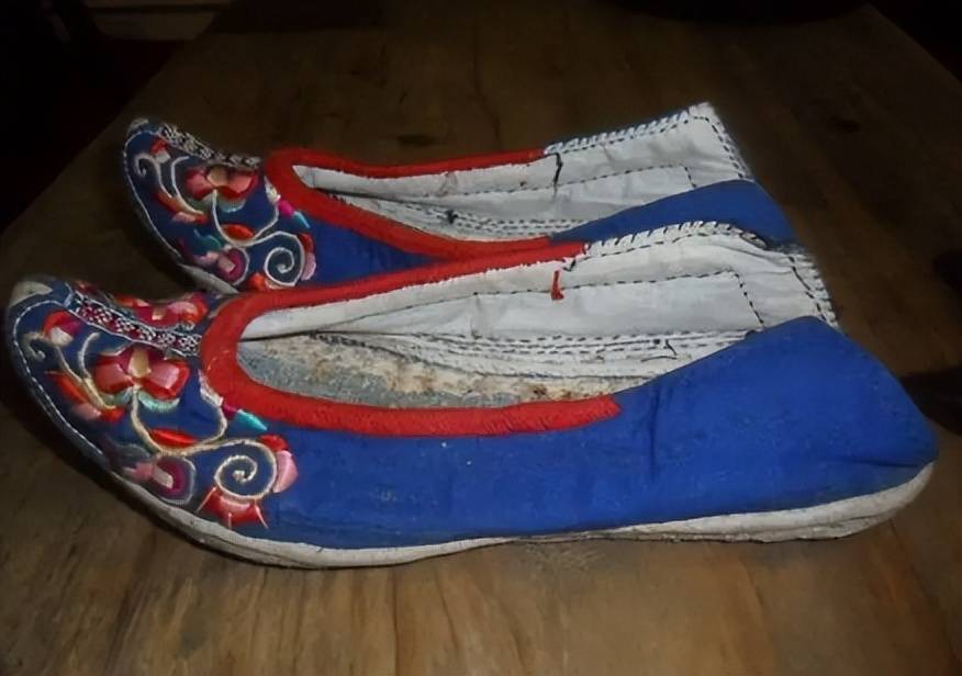 原创福州宋墓出土彩色鞋子它的名字叫错到底还有特殊的作用