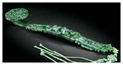 四,三宝玉如意封神演义只出现了四旗中,玉虚杏黄旗为元始天尊赐予姜尚