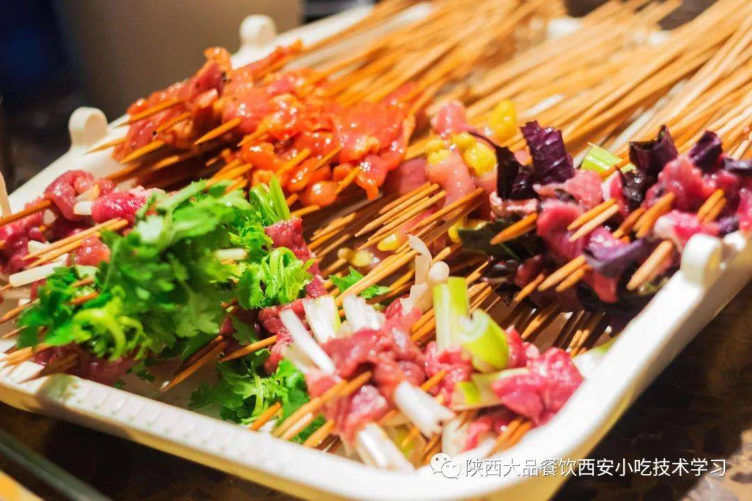 学习特色串串香,这个夏天你就是别人羡慕的对象._菜品_消费_少则上
