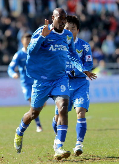 大连足球史上今天2011年4月3日阿尔滨中甲主场首秀40湖北中博开局2