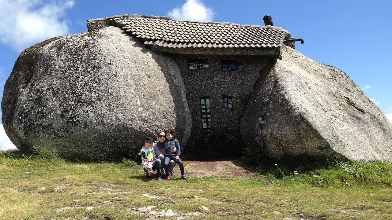 世界上最牛的石头小屋:完全由石头挖掘而成,吸引数万游客参观!