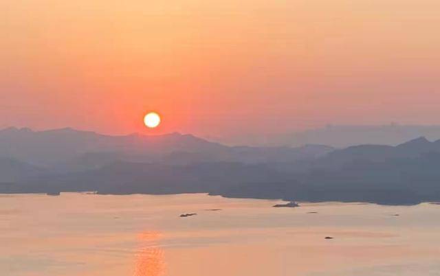 如果喜欢三次日落美景，请一定要来浙江千岛湖！
