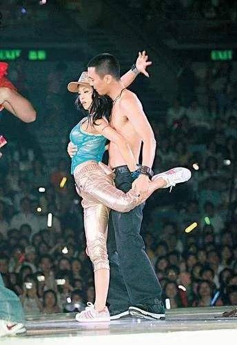 "百变天后"蔡依林,与她的12位绯闻男友过往,41岁依旧绯闻不断_罗志祥