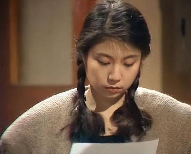 55岁的林楚麒至今未嫁,至今仍在思念黄家驹,却又与其家人撕破脸_香港