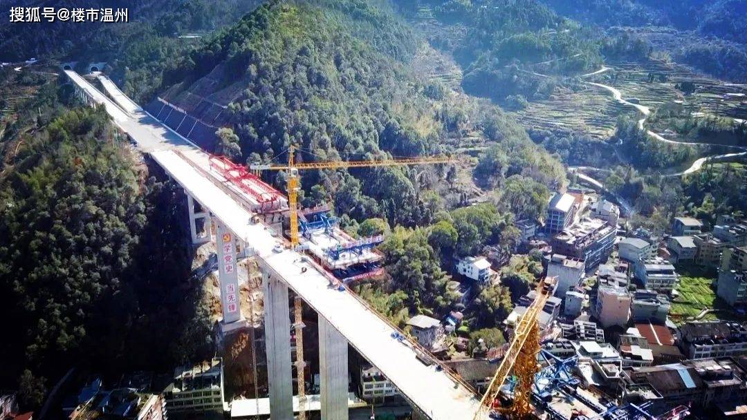 浙江省在建最长山岭隧道双幅贯通位于温州文成