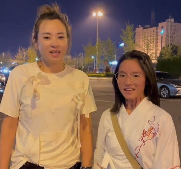 原创变形计李勒优近照曝光脸上痘痘多下巴歪却被崔妈宠成公主