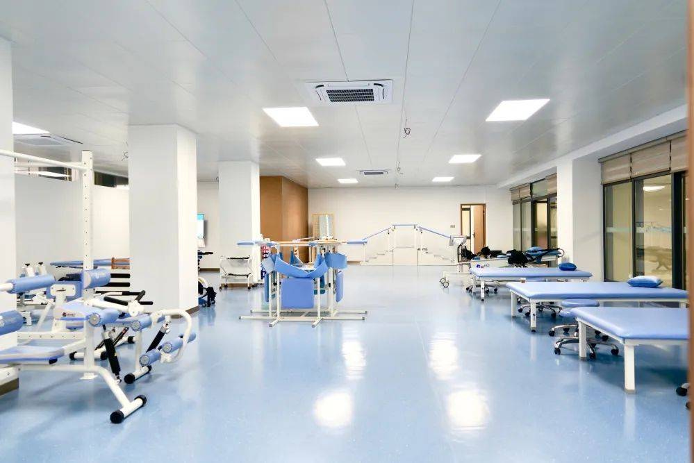 重资引进多台先进设备汕头市中医医院康复中心为您提供优质专业康复