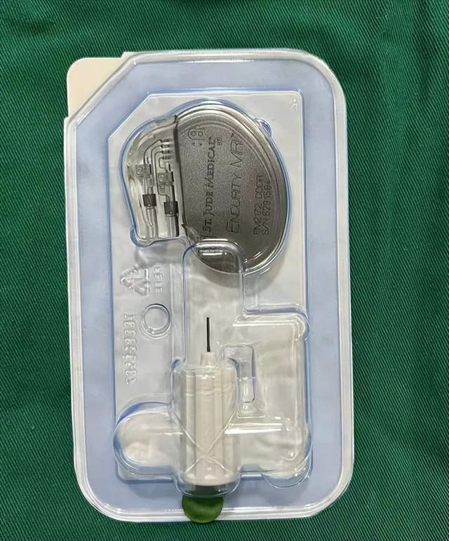 了不起的团队这家医院成功植入石门县首例抗核磁心脏起搏器